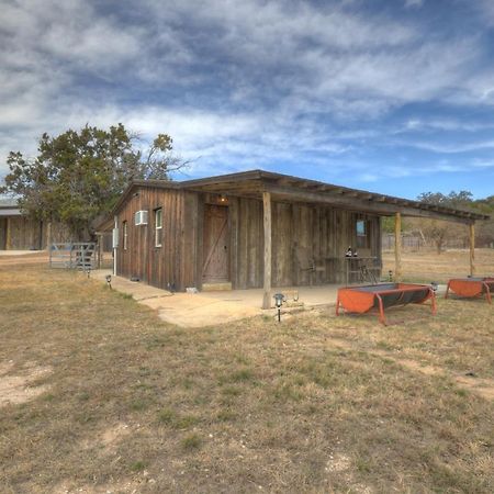 Ohana Ranch Cabin - 12 Minutes To Historic Main St Fredericksburg Buitenkant foto
