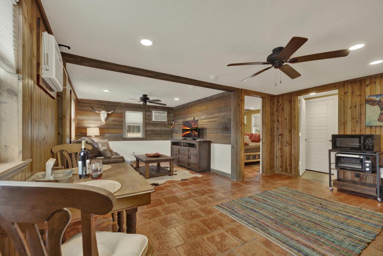 Ohana Ranch Cabin - 12 Minutes To Historic Main St Fredericksburg Buitenkant foto