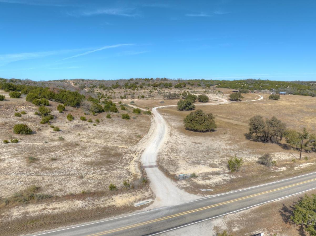 Ohana Ranch Cabin - 12 Minutes To Historic Main St Fredericksburg Buitenkant foto