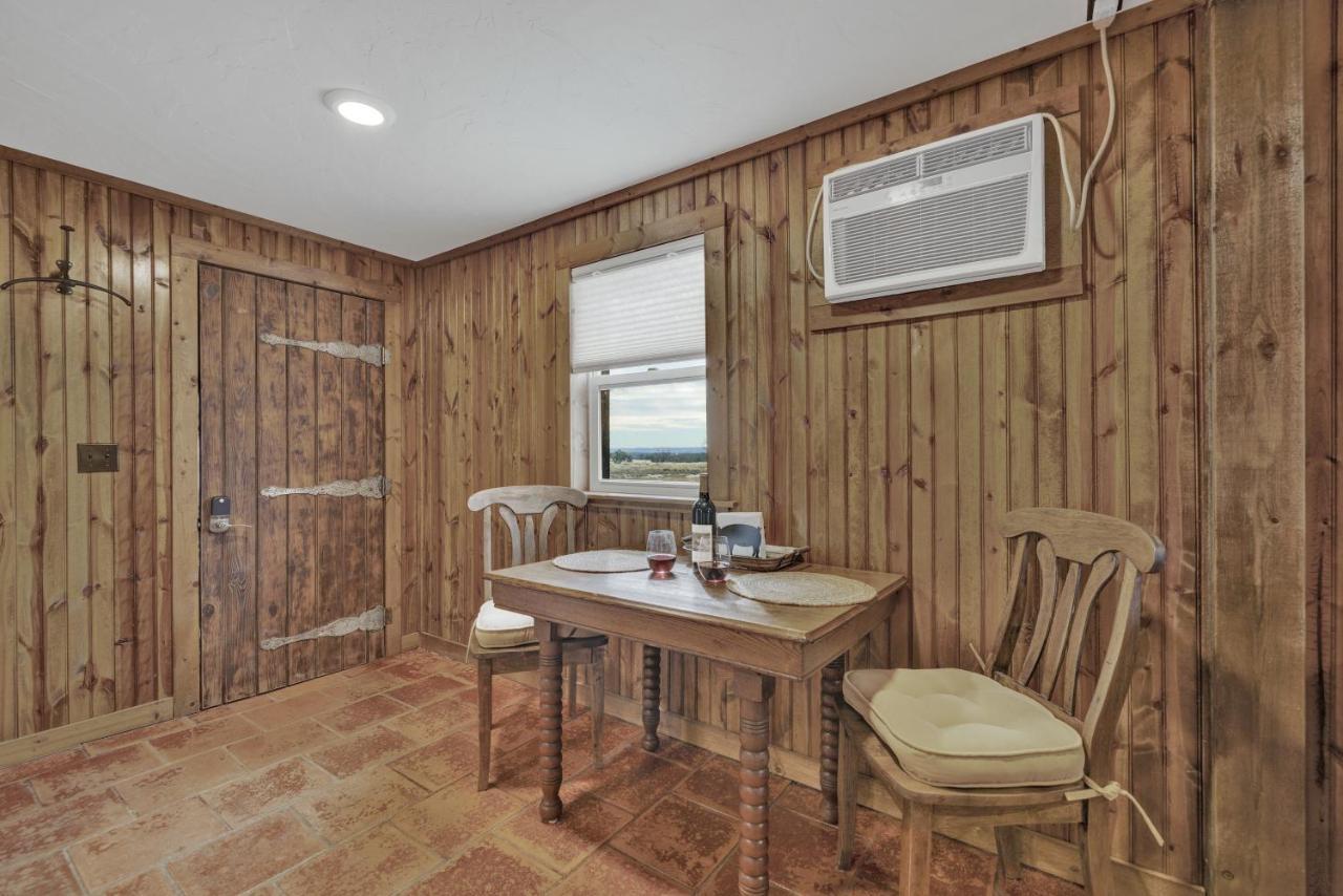 Ohana Ranch Cabin - 12 Minutes To Historic Main St Fredericksburg Buitenkant foto