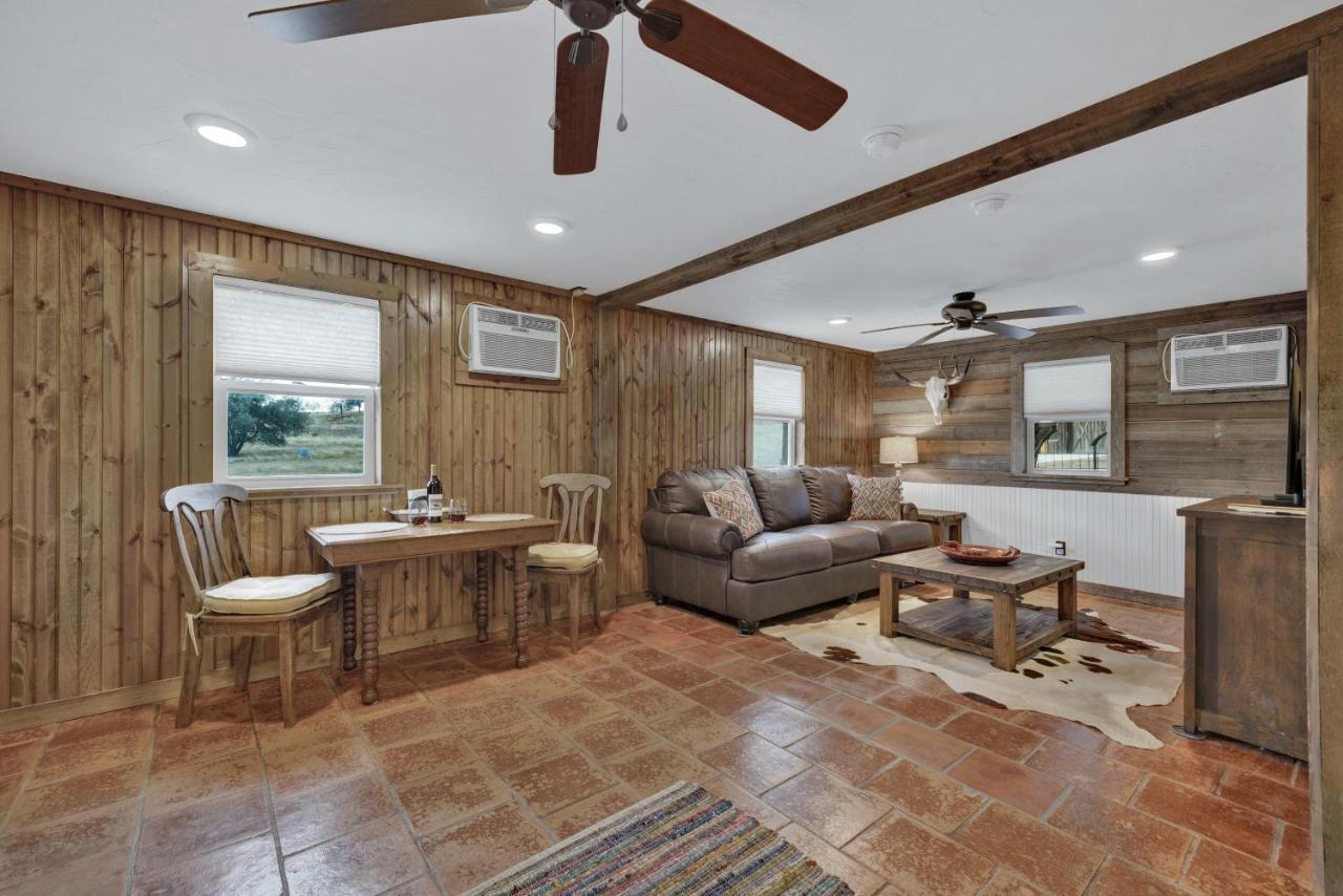 Ohana Ranch Cabin - 12 Minutes To Historic Main St Fredericksburg Buitenkant foto