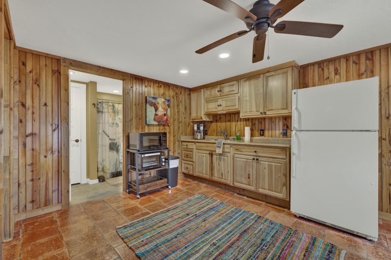 Ohana Ranch Cabin - 12 Minutes To Historic Main St Fredericksburg Buitenkant foto